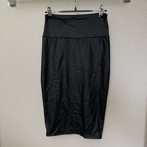 Black Body Con Pencil Midi Skirt in size Small